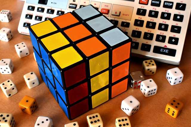 Cubo rubik y dados